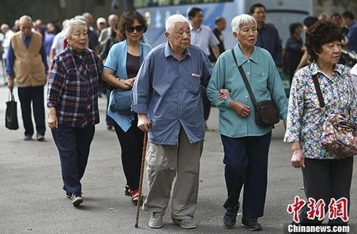 退休人员资料图。<a target='_blank' data-cke-saved-href='http://www.chinanews.com/' href='http://www.chinanews.com/'>中新社</a>记者 泱波 摄